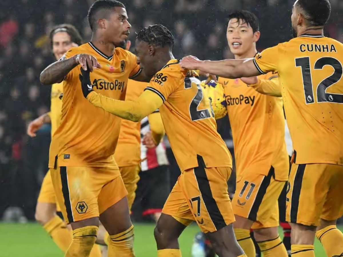 南宫娱乐-英超赛程吃紧；费耶诺德国际比赛日迎来里程碑；引发热议；团队化学反应显著(费耶诺德对罗马比分预测)